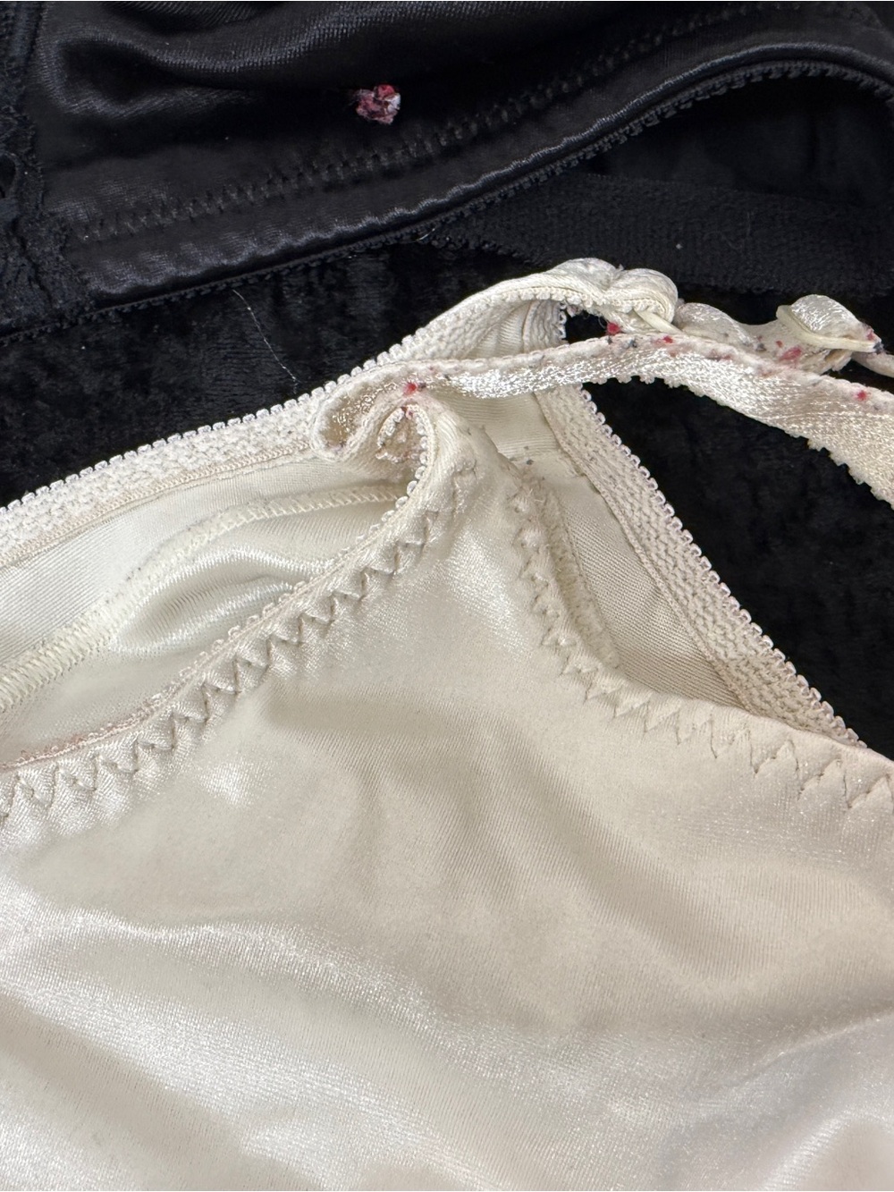 Women’s Bali Bra 3 as shown plus free pink one needs sewn in spot shown in pic - Picture 2 of 6